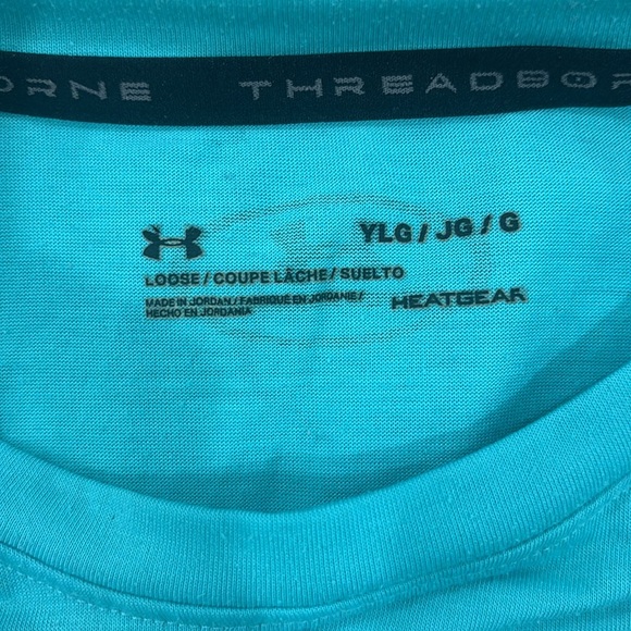gently worn Under Armour t-shirt - Picture 3 of 3